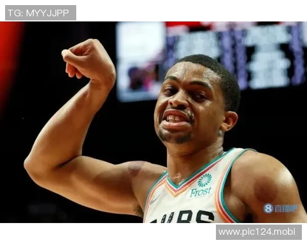 两极反转!凯尔登下半场独砍18分,上半场仅得到3分 两极反转!凯尔登下半场独砍18分,上半场仅得到3分